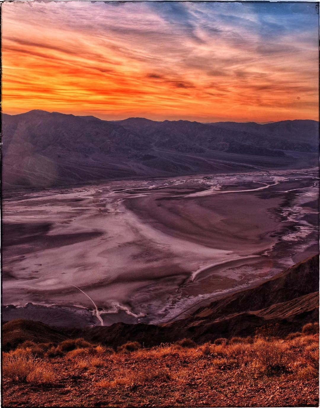 Dante's view 是死亡谷国家公园首推的颜值担当，公园建议来此观日落，观景平台建在1500米