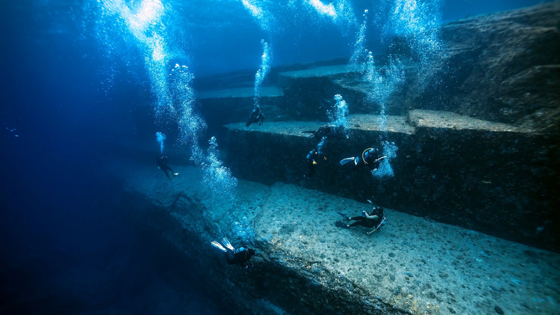 世界上最古老的建筑，1万年前的神秘水下金字塔，日本亚特兰蒂斯。位于日本最西端的岛屿- 与那国岛 ，是