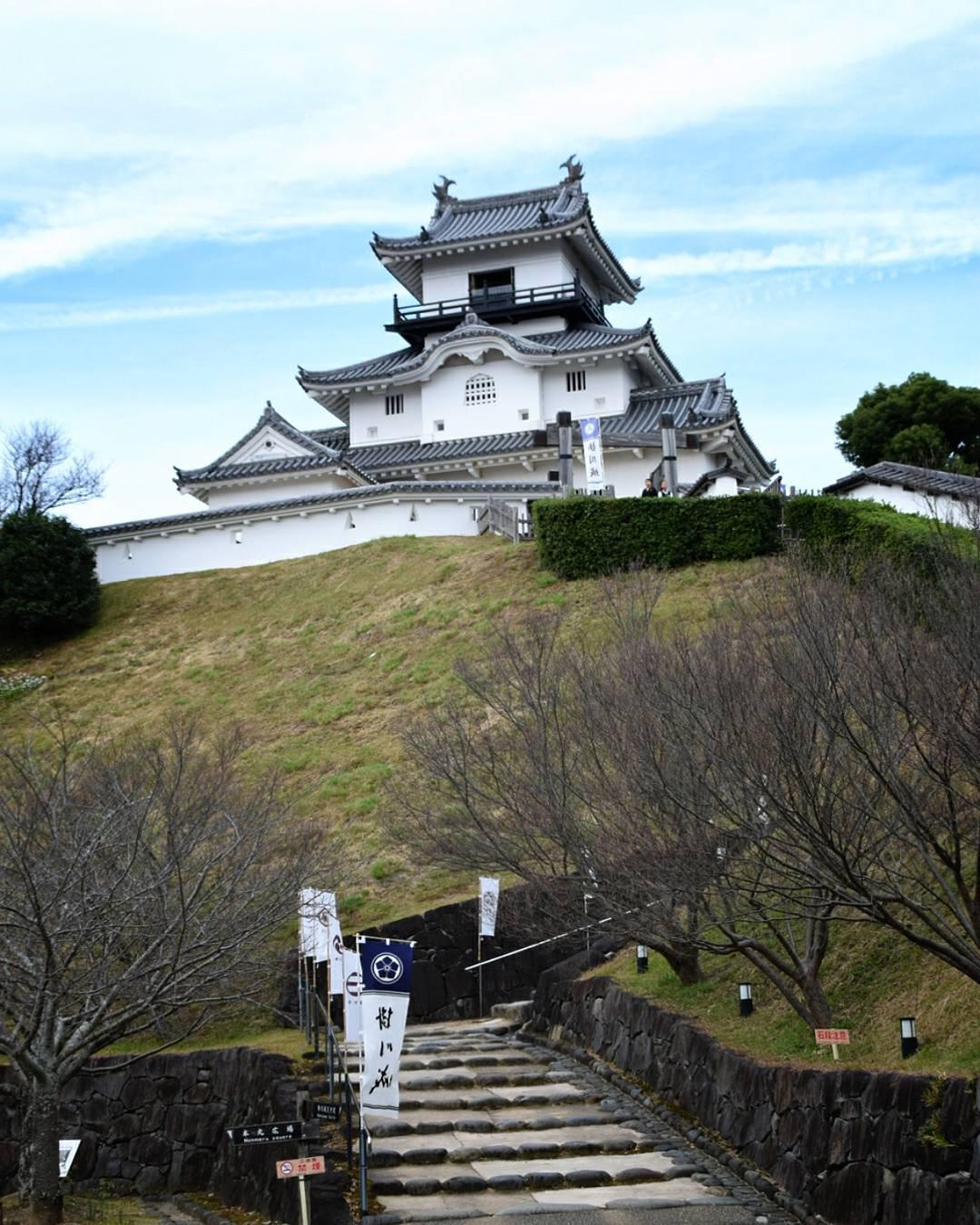 有故事的建筑城堡 因为长期都市生活太过于疲惫，这次拉着闺蜜前来观光日本的掛川城୧((〃•̀ꇴ•〃))