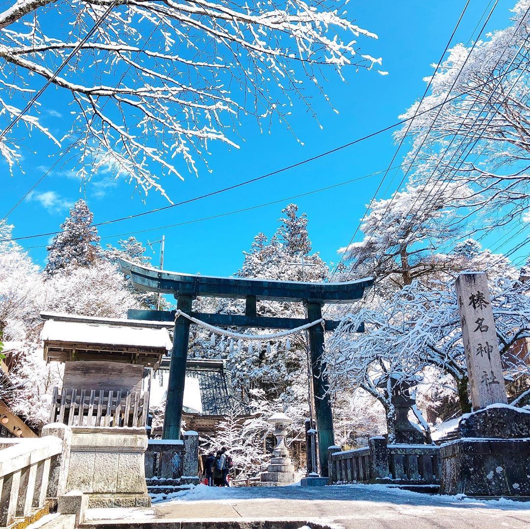 古香古色的榛名山圣神◎群马榛名神社 榛名神社供奉着榛名山的圣神，据传说这座神社创建于586年，拥有约