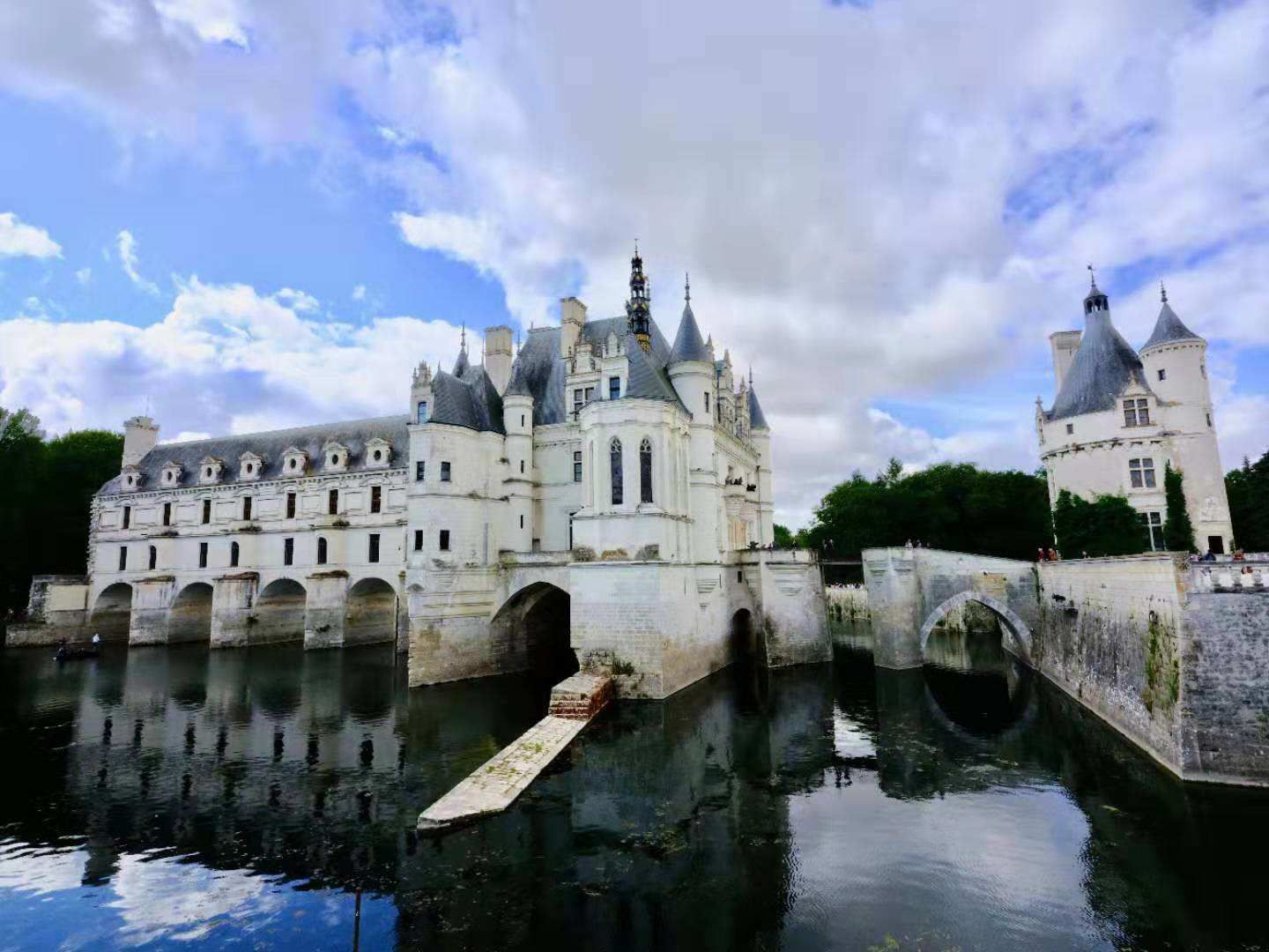建在水上的法国王宫—舍农索堡。