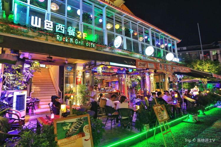 West Street (Vibrant cultural exchange, bustling nightlife)