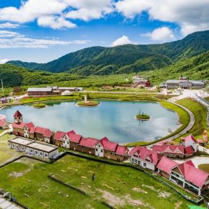 Xiling Snow Mountain Huashuiwan Tourist Resort