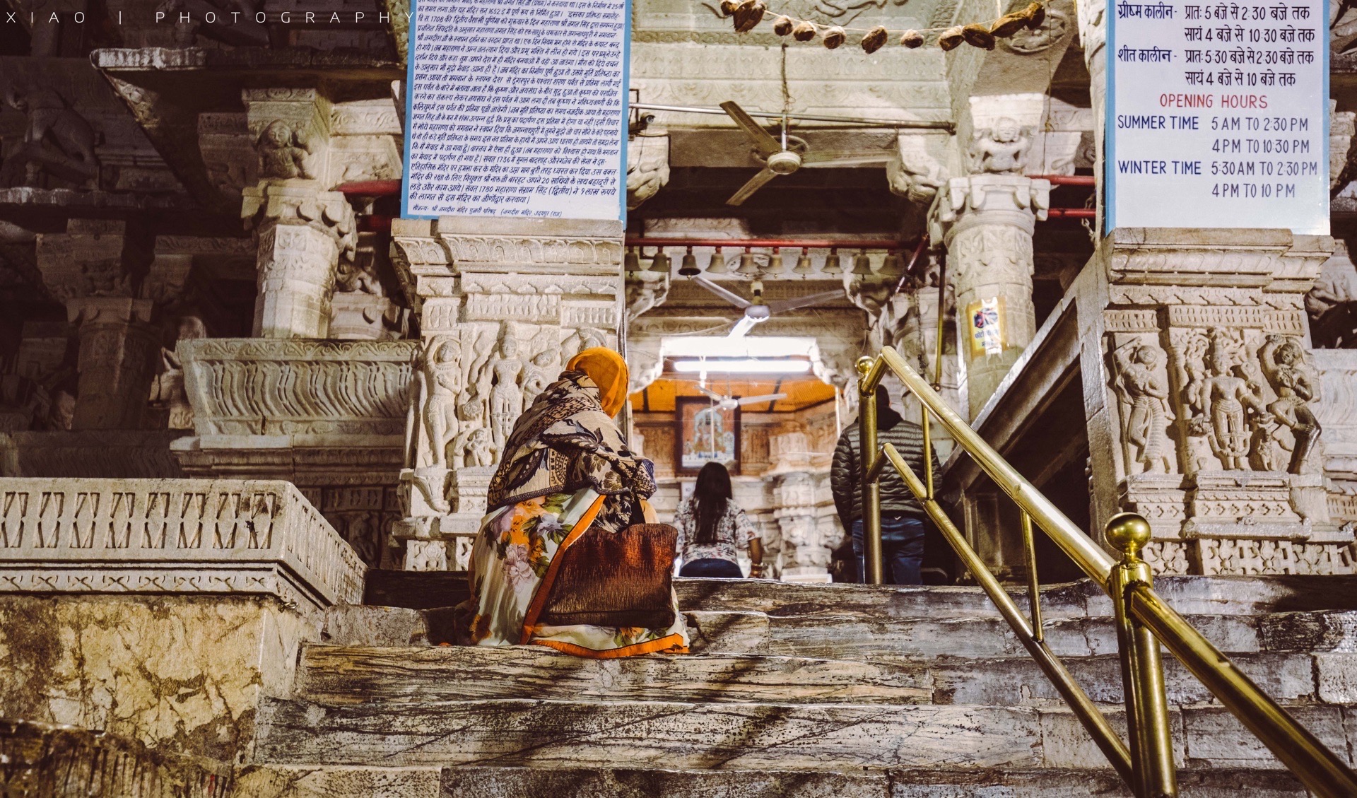 【贾格迪什神庙】  贾格迪什神庙是乌代布尔最大的神庙，它是一座耆那教神庙，就在城市王宫的旁边。  我