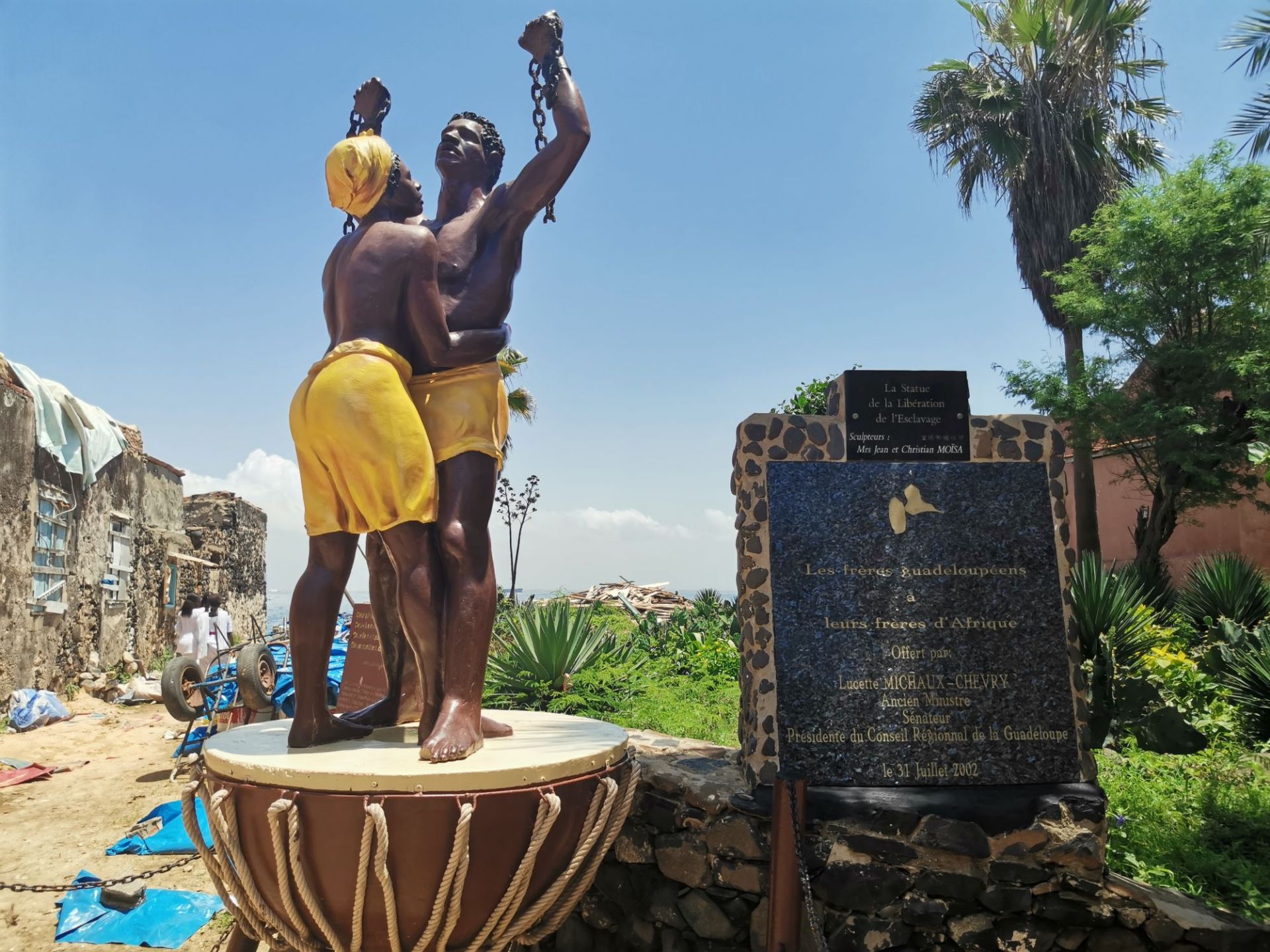 16-18世纪，2000多万非洲黑奴就是从这里被贩卖往美洲各地，如今已成为塞内加尔达喀尔市的一处旅游