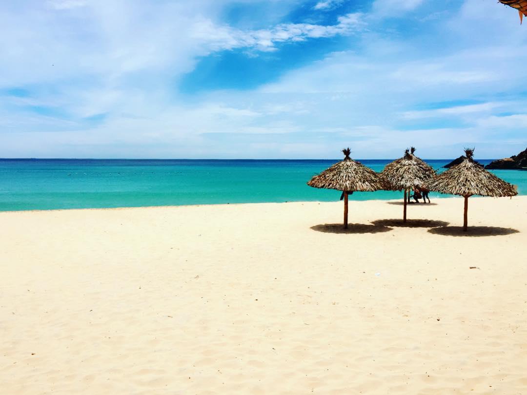 安利一个越南超级美的小众海滩  在越南有一个比较小众的海滩，我推荐给你们，就是Ky Co Beach