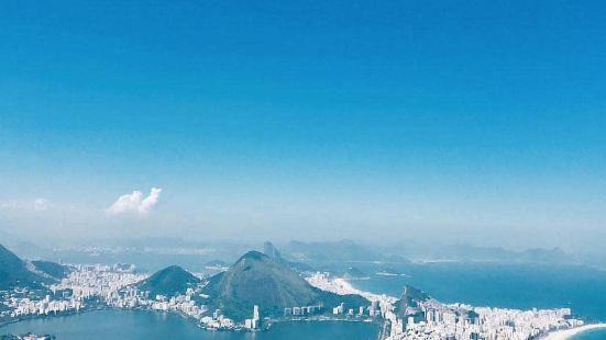 Morro Dois Irmaos