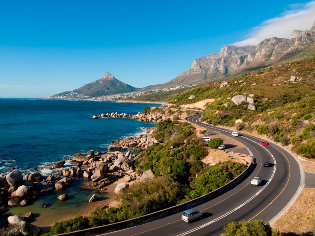 来南非🌈 租一辆车飞驰在花园大道上🚗 在南非南方、印度洋沿岸 有一条深受自驾游旅行者喜爱的风景线 被