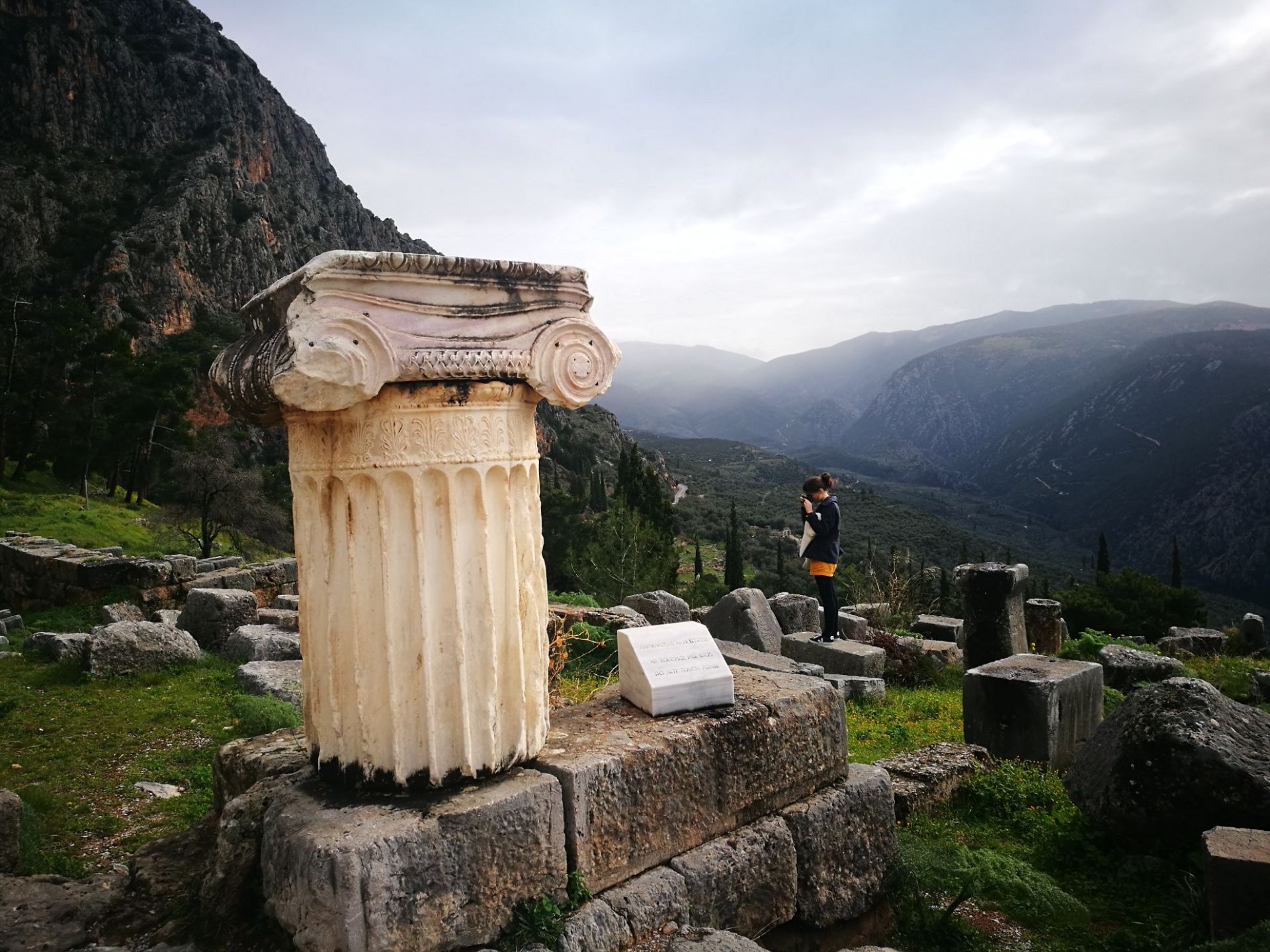 位于帕纳索斯山的Delphi，是希腊最著名的景点之一，被古希腊人认为是世界的中心，地球的肚脐...
