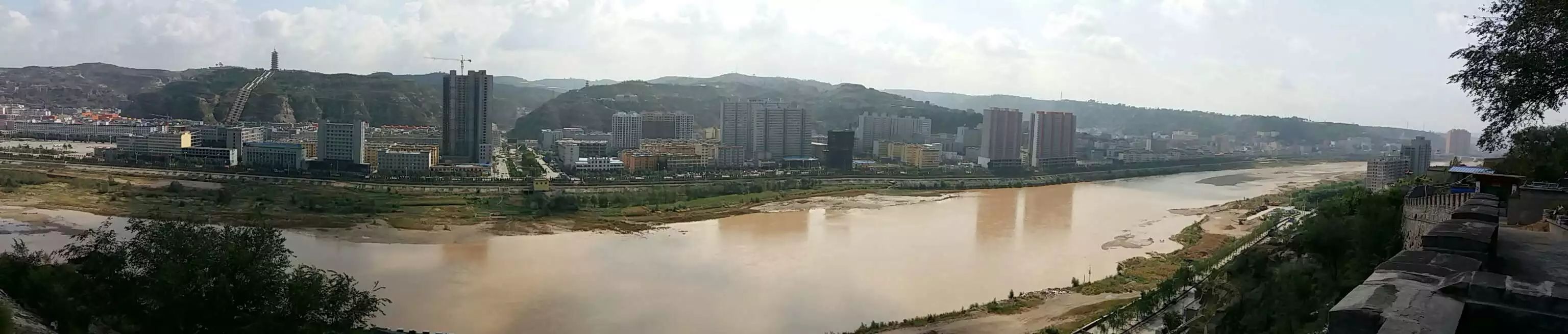 一道黄河，站在陕西望着山西