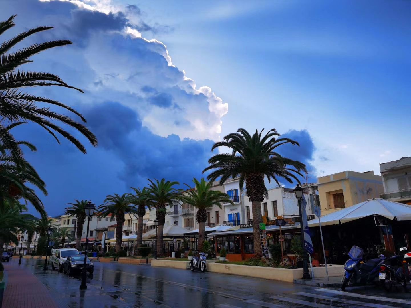 到达Rethymno时还在下雨，一停车雨就停了，这个海港城市，真的喜欢！