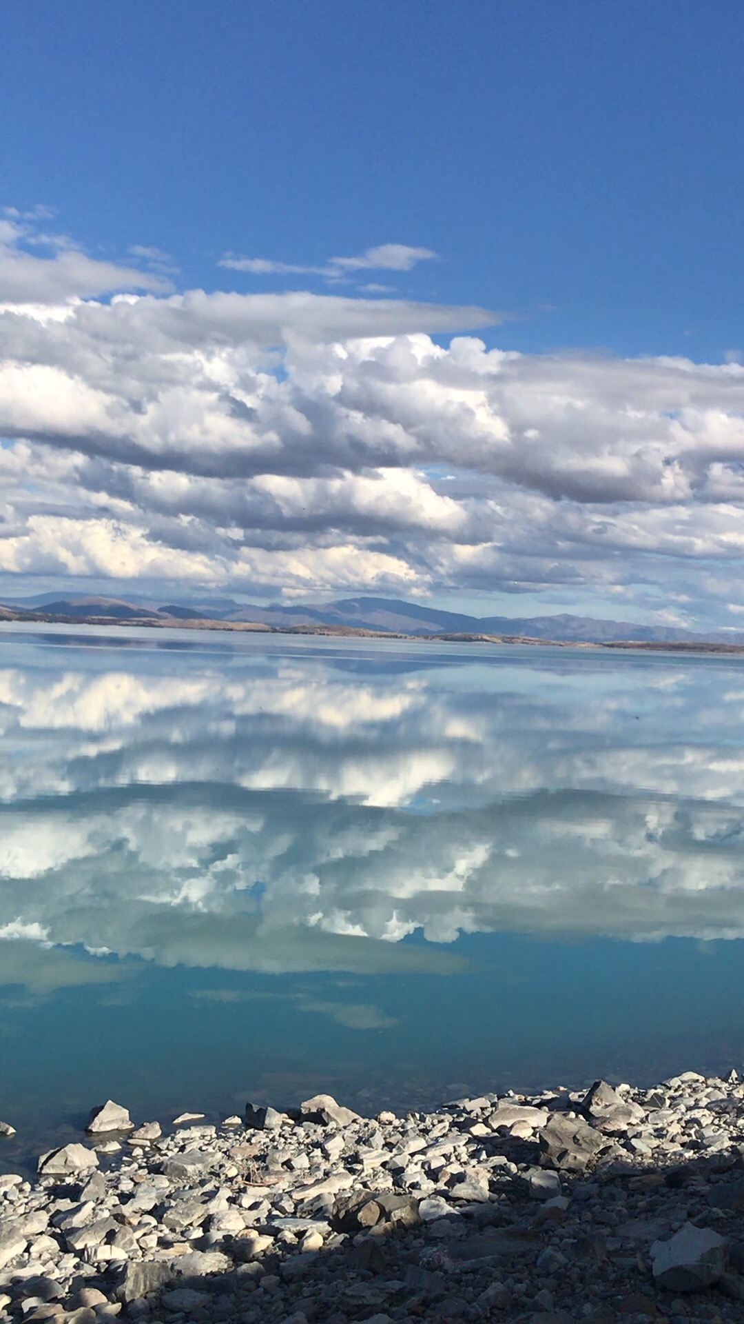 普卡基湖天空之镜