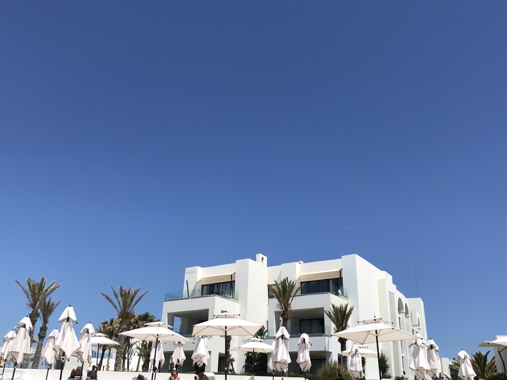 突尼西亞Hammamet海邊度假勝地的高級度假酒店La Badira. 酒店有私人海灘，水質清澈透明