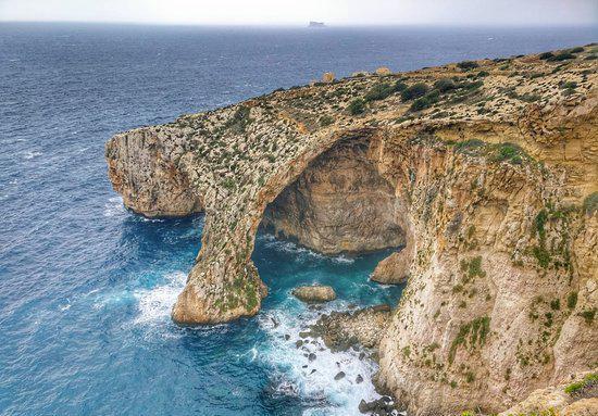 大自然的鬼斧神工——神秘的蓝洞  和老公的新婚蜜月旅行选在了马耳他，一个群岛小国，去的人不多，比较符