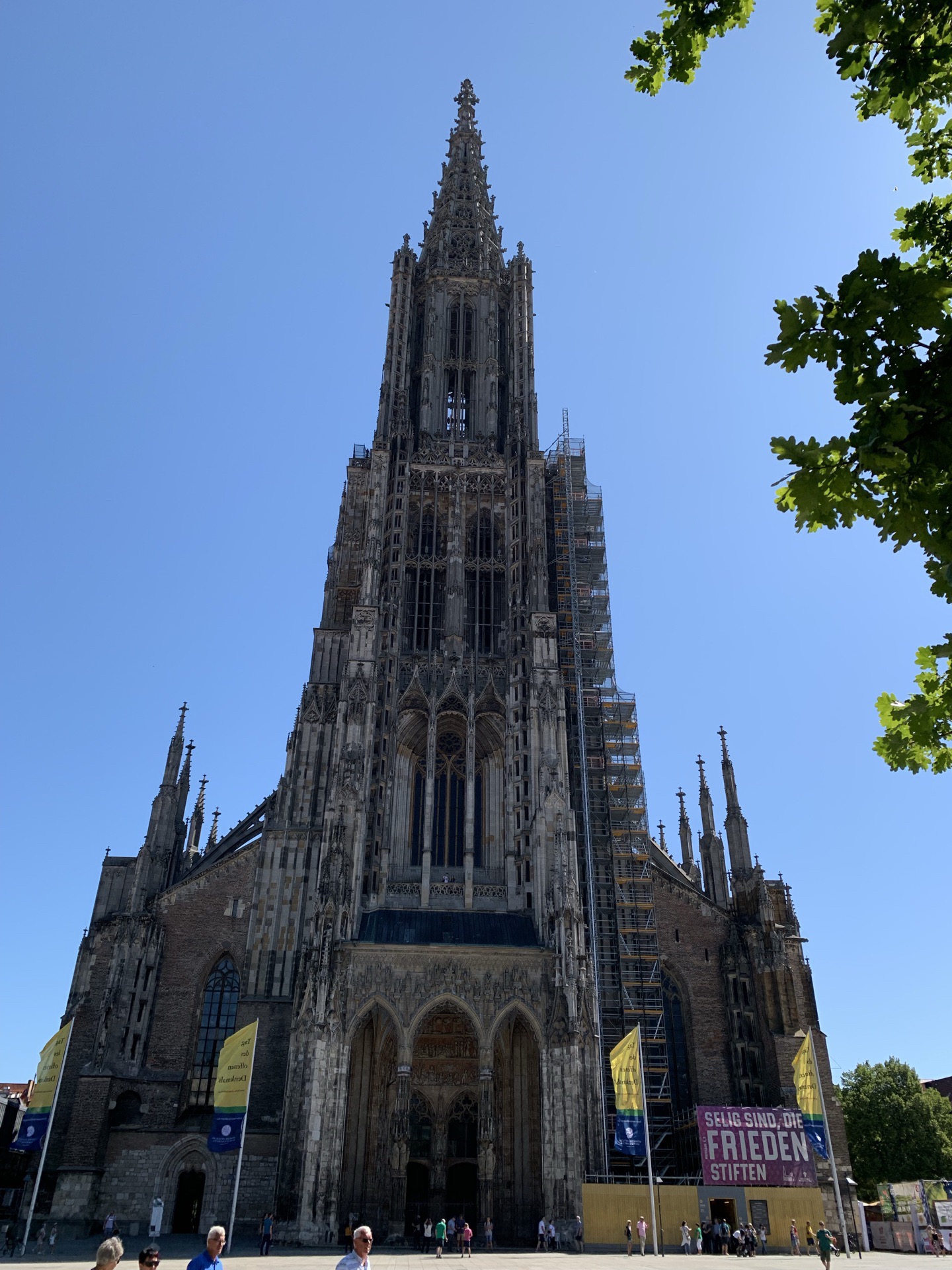 全球最高的哥特式教堂 —— 乌尔姆大教堂   教堂位于德国南部的巴登-符腾堡州的乌尔姆市。该市是一座