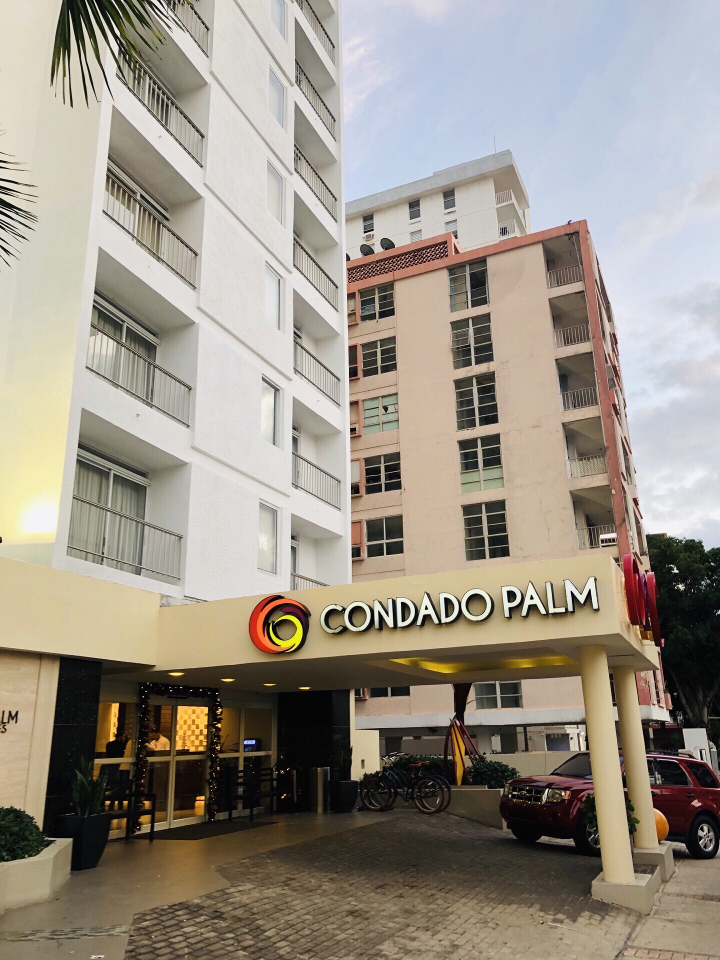携程上可选择的波多黎各酒店不多，点评也有限，大都booking上转载的，这家酒店是根据价格和地理位置