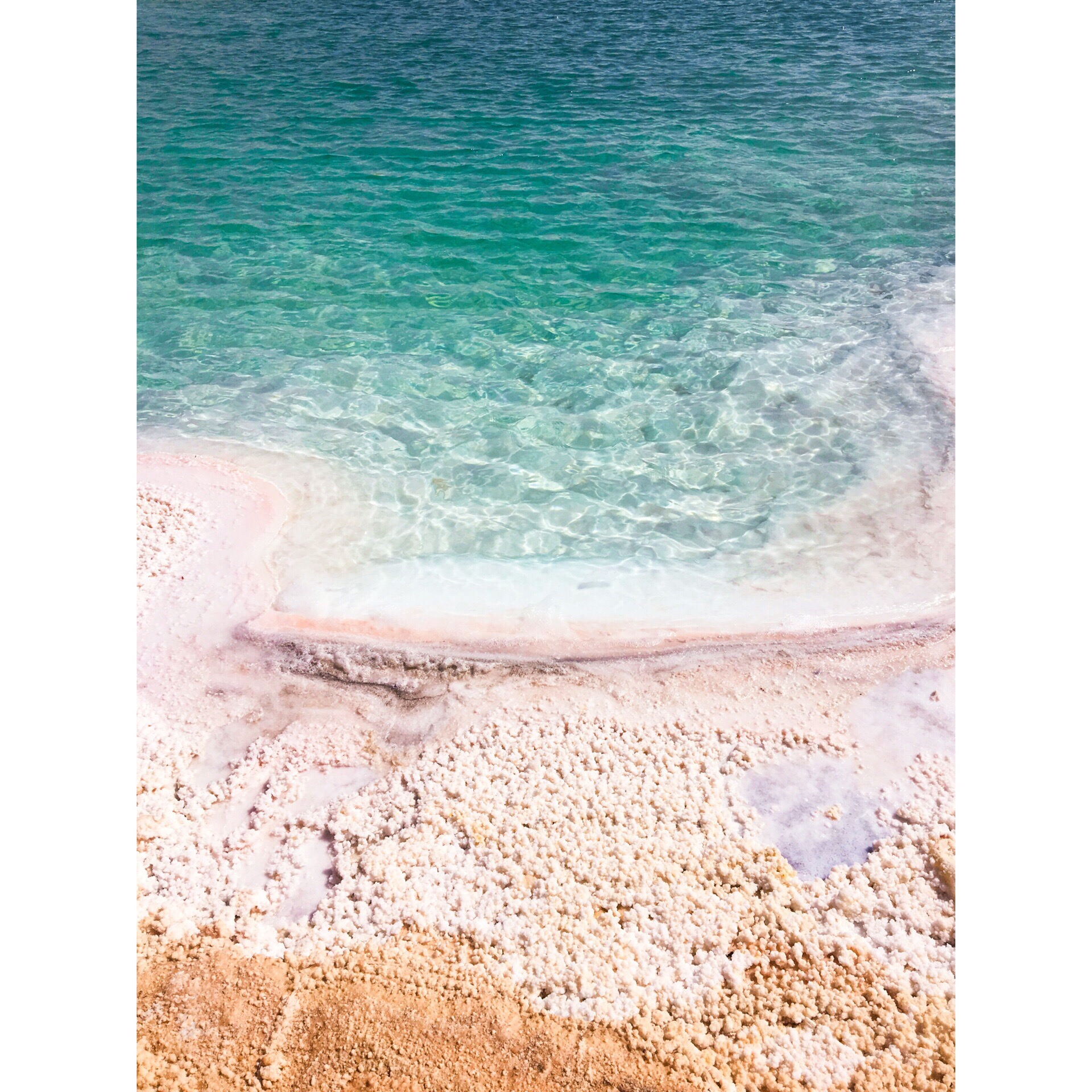 #锡瓦盐湖# 刚到这片盐湖，便感叹：哇，这是什么神仙美丽盐湖啊！埃及竟然藏有这样的地方，少女粉与薄荷