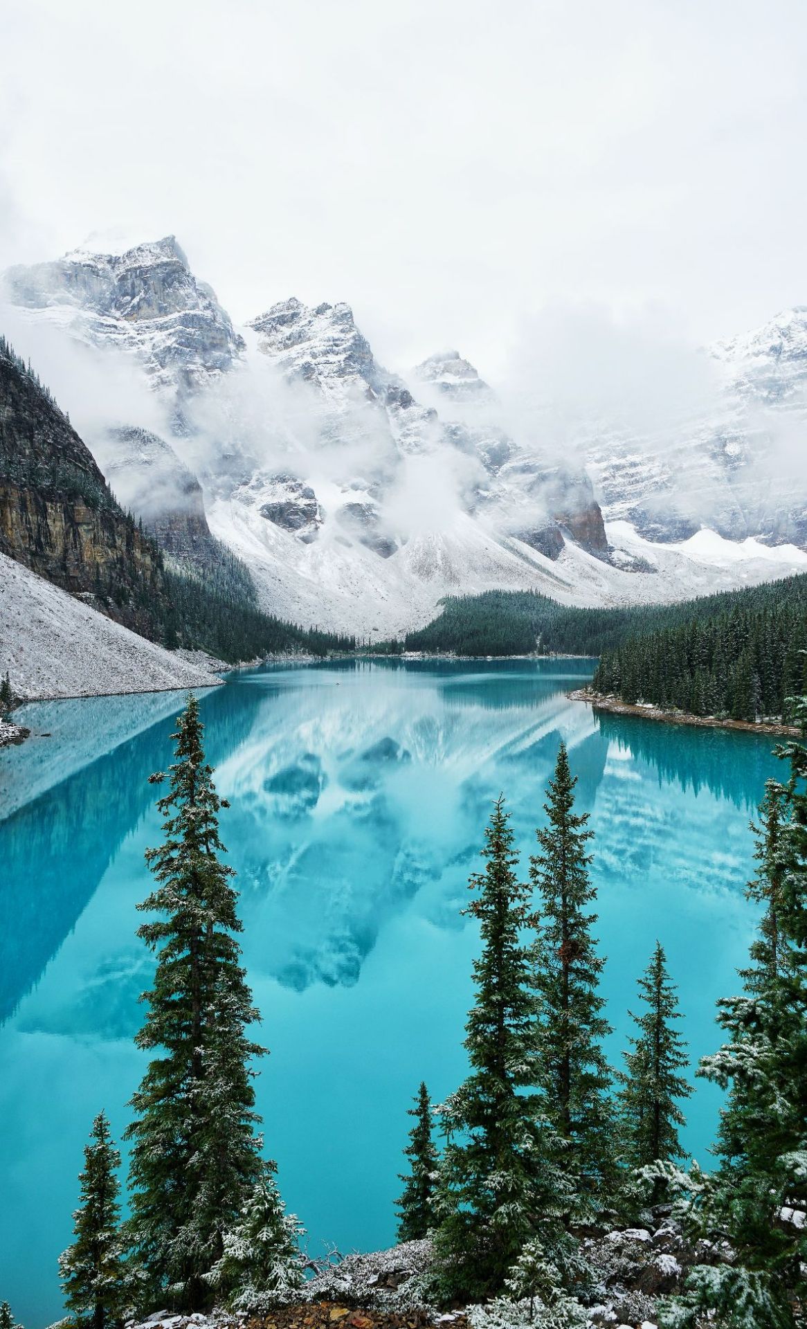 班夫国家公园（Banff National Park）建于1885年，位于落基山脉北段加拿大阿尔伯塔