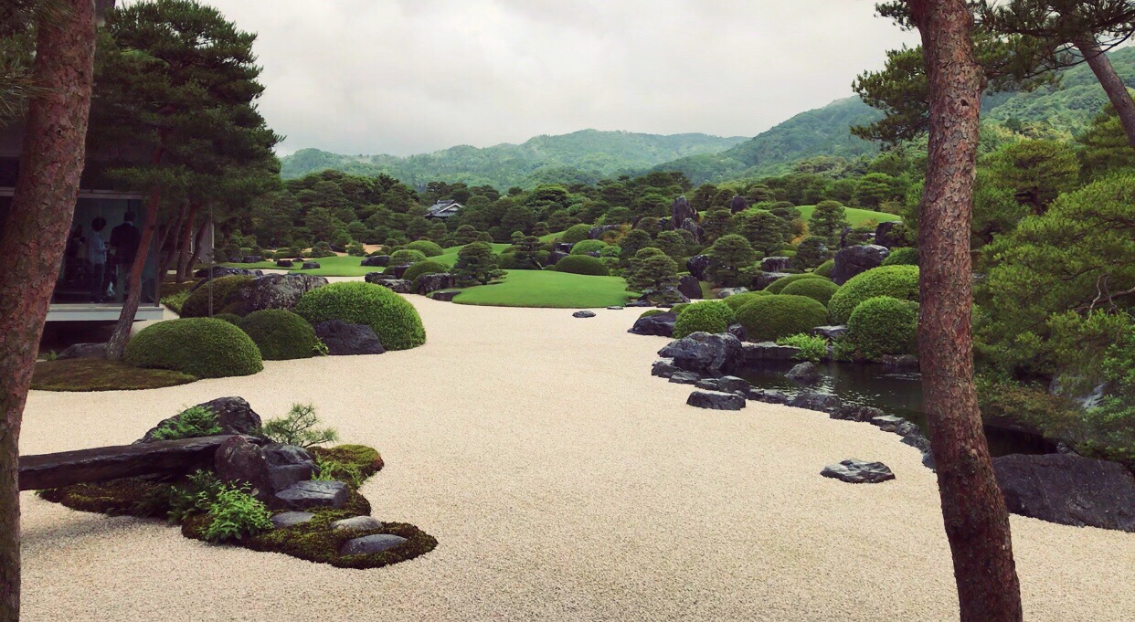 日本島根県的足立美術館，有著日本最美的庭院，更是一個美術館，炎炎夏日中來到這裡，彷彿置身於世外桃源一