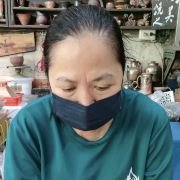 騎馬車的風城女子