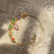 一只勤劳的小蜜蜂H