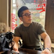 离不开咖啡的胖子