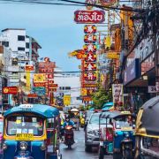 品尝美食和住豪华酒店是一种享受