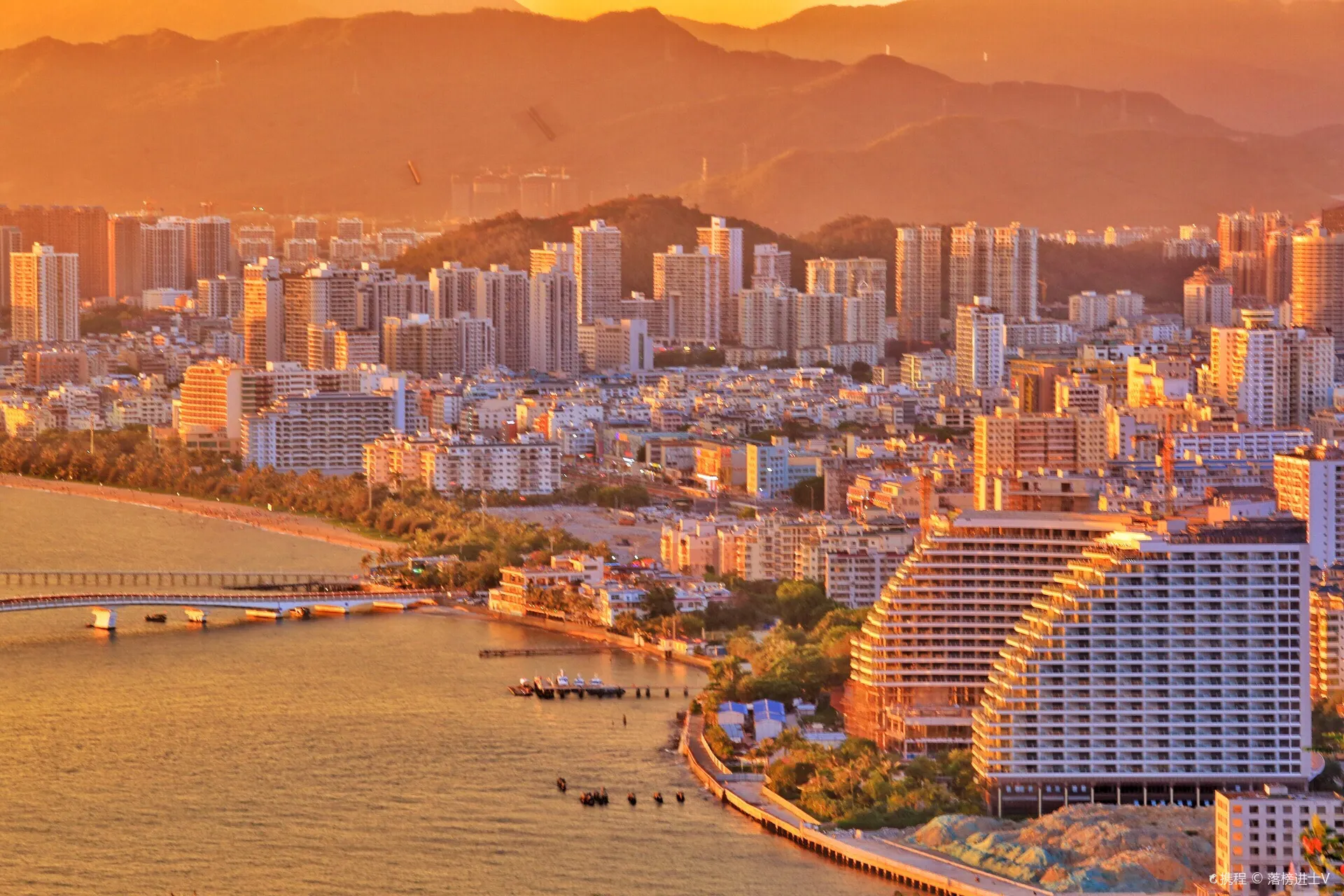 4-Day Sanya Tour: Chase an Orange Sunset