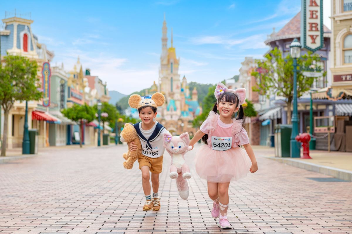 3-Day Hong Kong Family-Friendly Tour: Disneyland and Science Museum Exploration