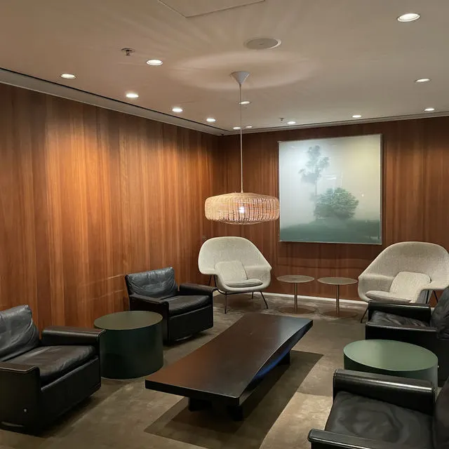 Bandara Internasional Hong Kong - Cathay Pacific The Pier First Class Lounge