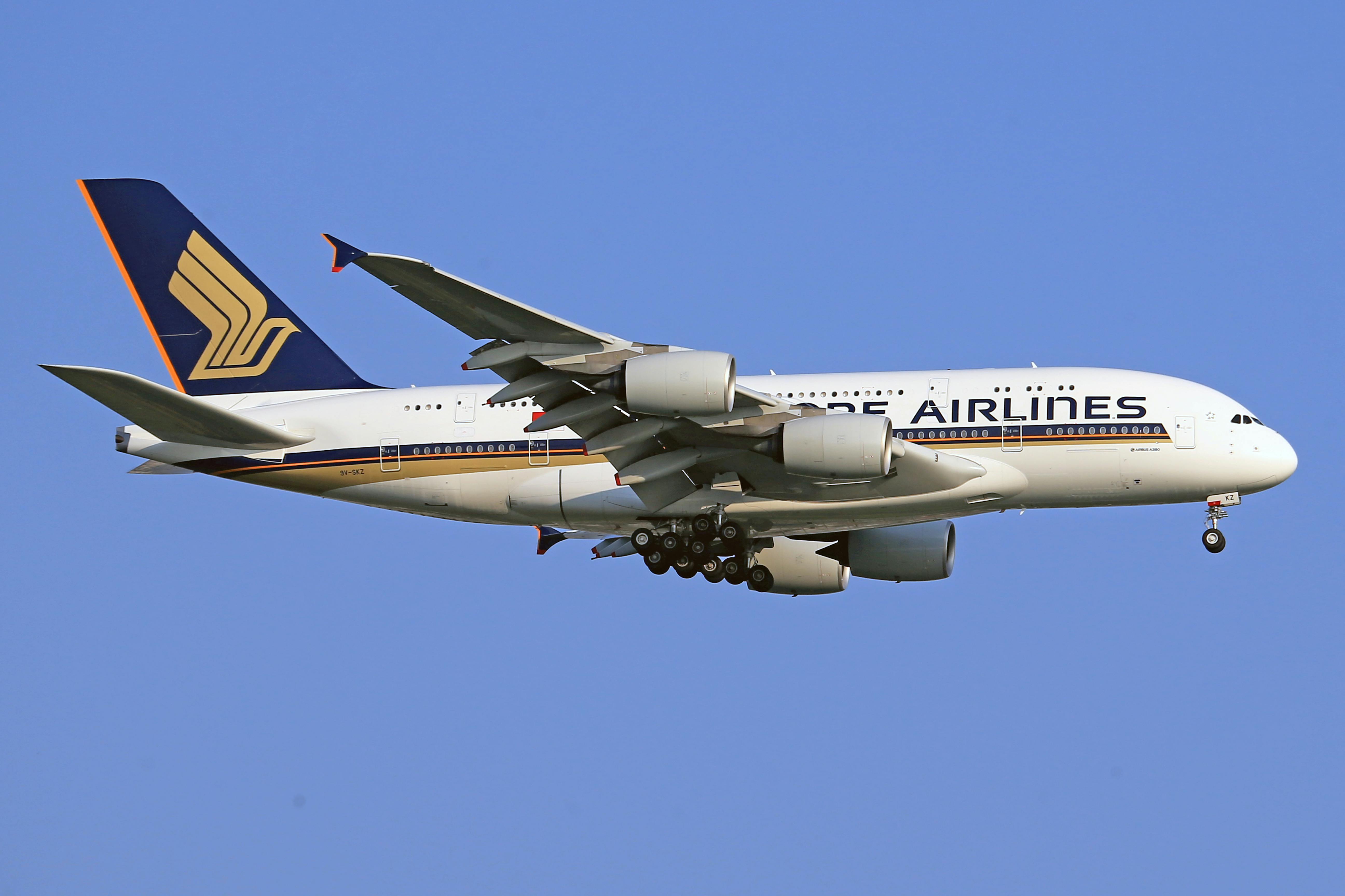 moteur de poder hacer, エアバスa380, ジェットの無料の写真素材 Via Pexels (by Jeffry Surianto)