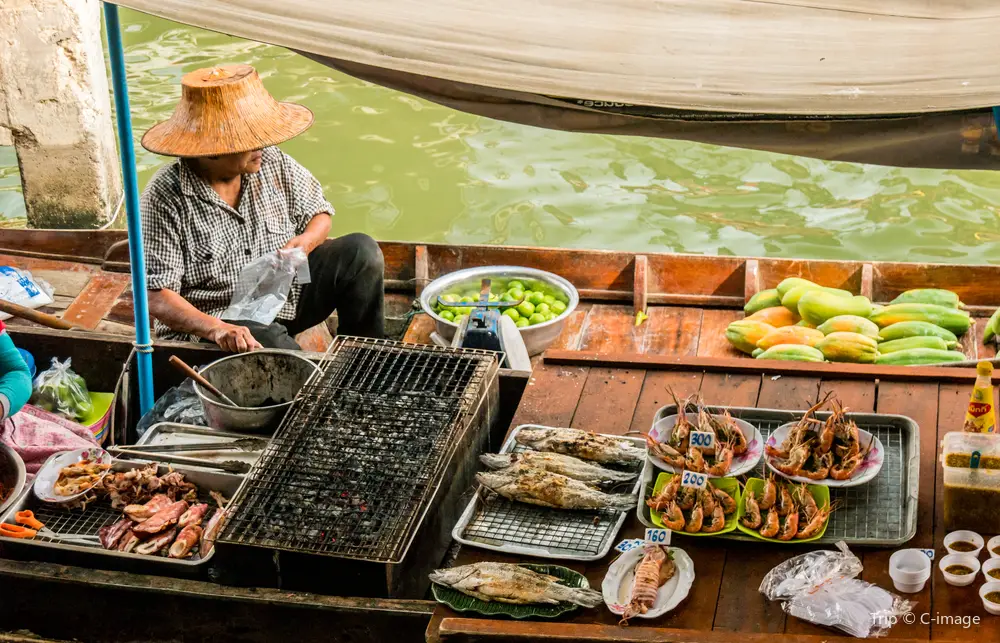 水上マーケットツアー