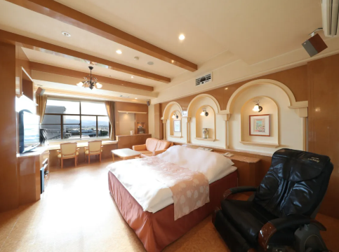 1. โรงแรมไฟน์การ์เดนโตโยนากะอิตามิแอร์พอร์ต (Fine Garden Toyonaka Itami Airport Hotel)
