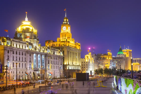 1. M on the Bund（エム・オン・ザ・バンド）