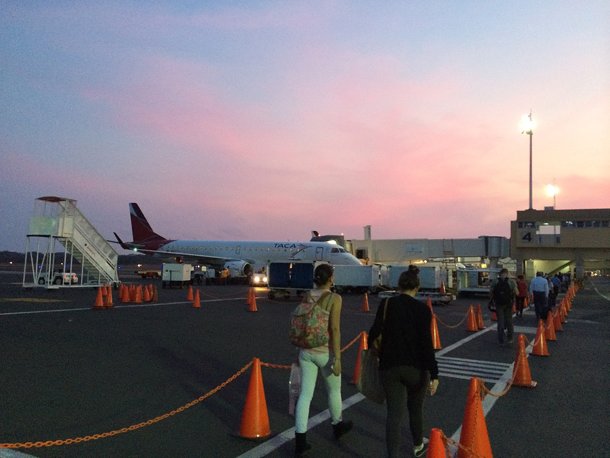 Gate 4 El Salvador Airport, El Salvador