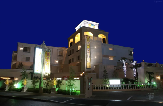 1. โรงแรมไฟน์การ์เดนโตโยนากะอิตามิแอร์พอร์ต (Fine Garden Toyonaka Itami Airport Hotel)