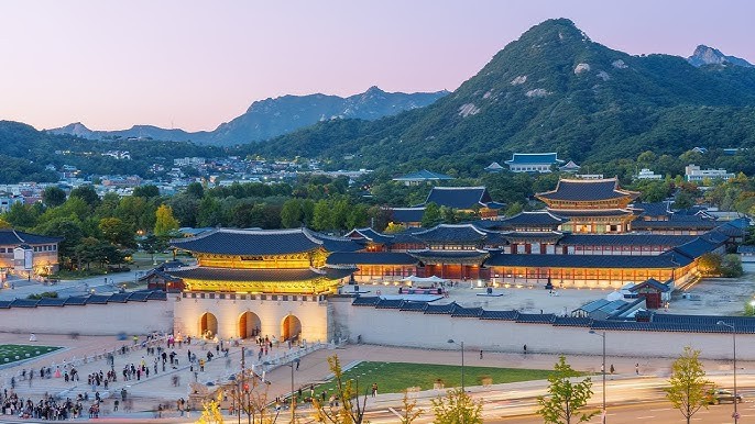 Beautiful Sunset View of Gyeongbokgung Palace in Seoul | Korea ...