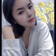 爱吃草莓酱油果的甜美少年