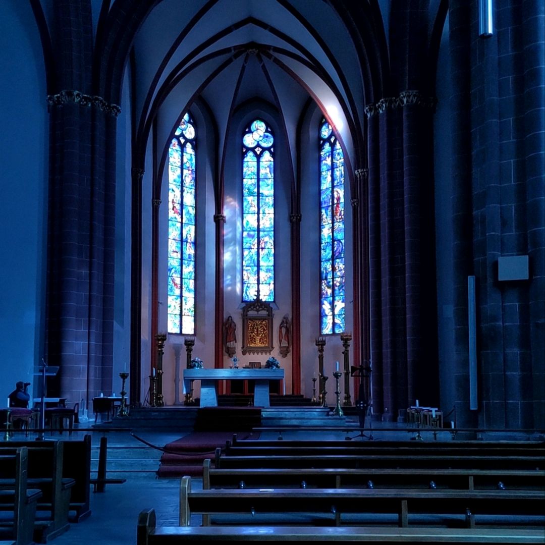 德国鲜为人知的景点!教堂,您可以看到夏加尔的彩色玻璃