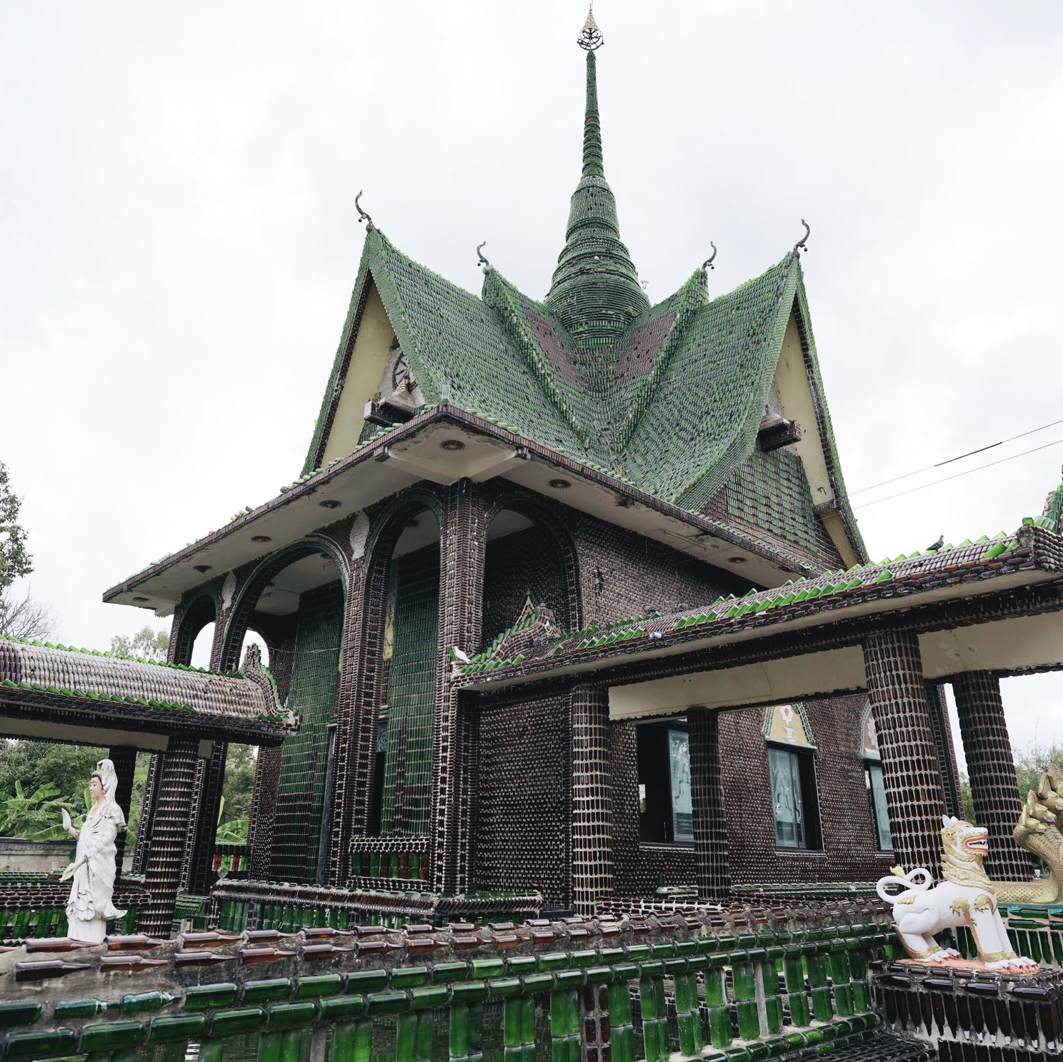 百万瓶寺,泰国奇怪的寺庙