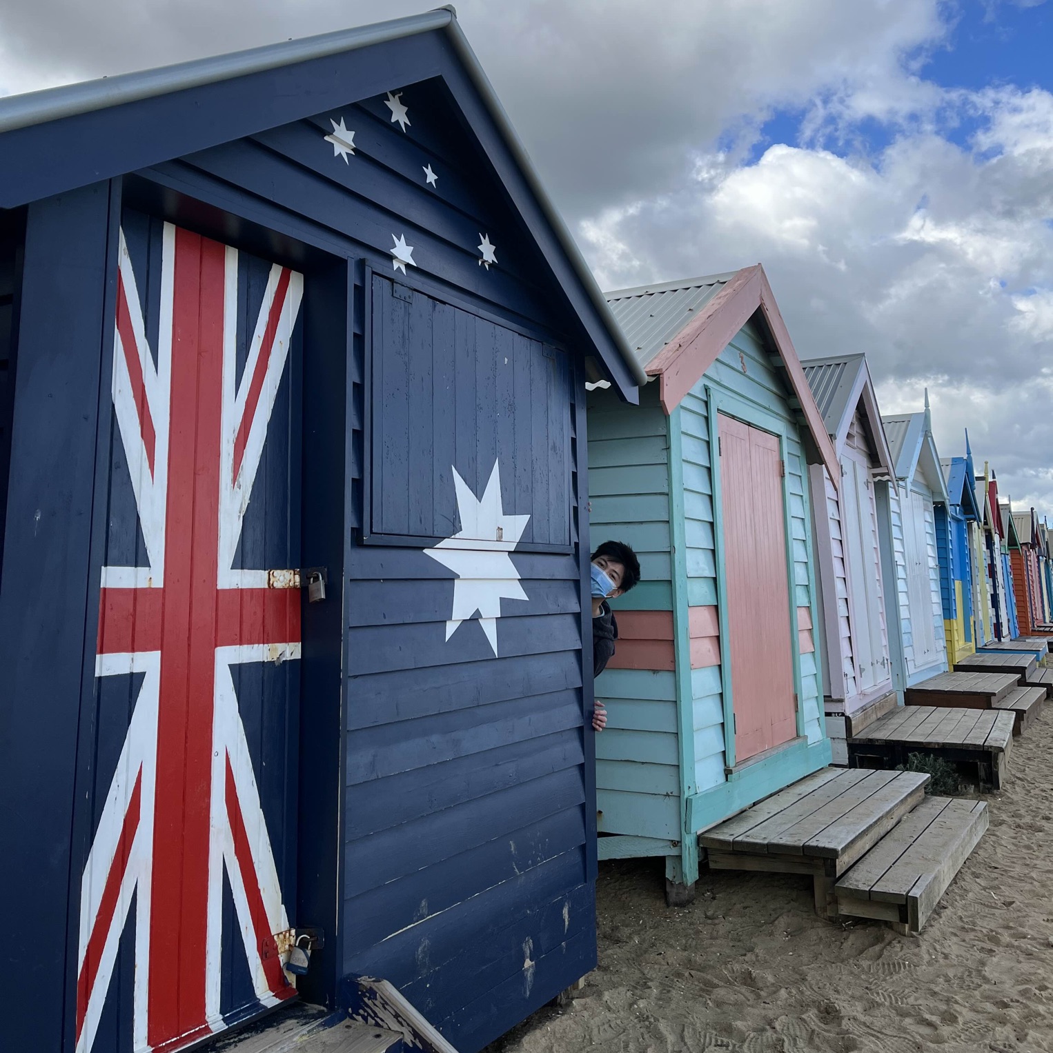 常常看到很多人在墨尔本海滩打卡的地方就是这里 brighton beach￼.也就是我们常常说的彩虹