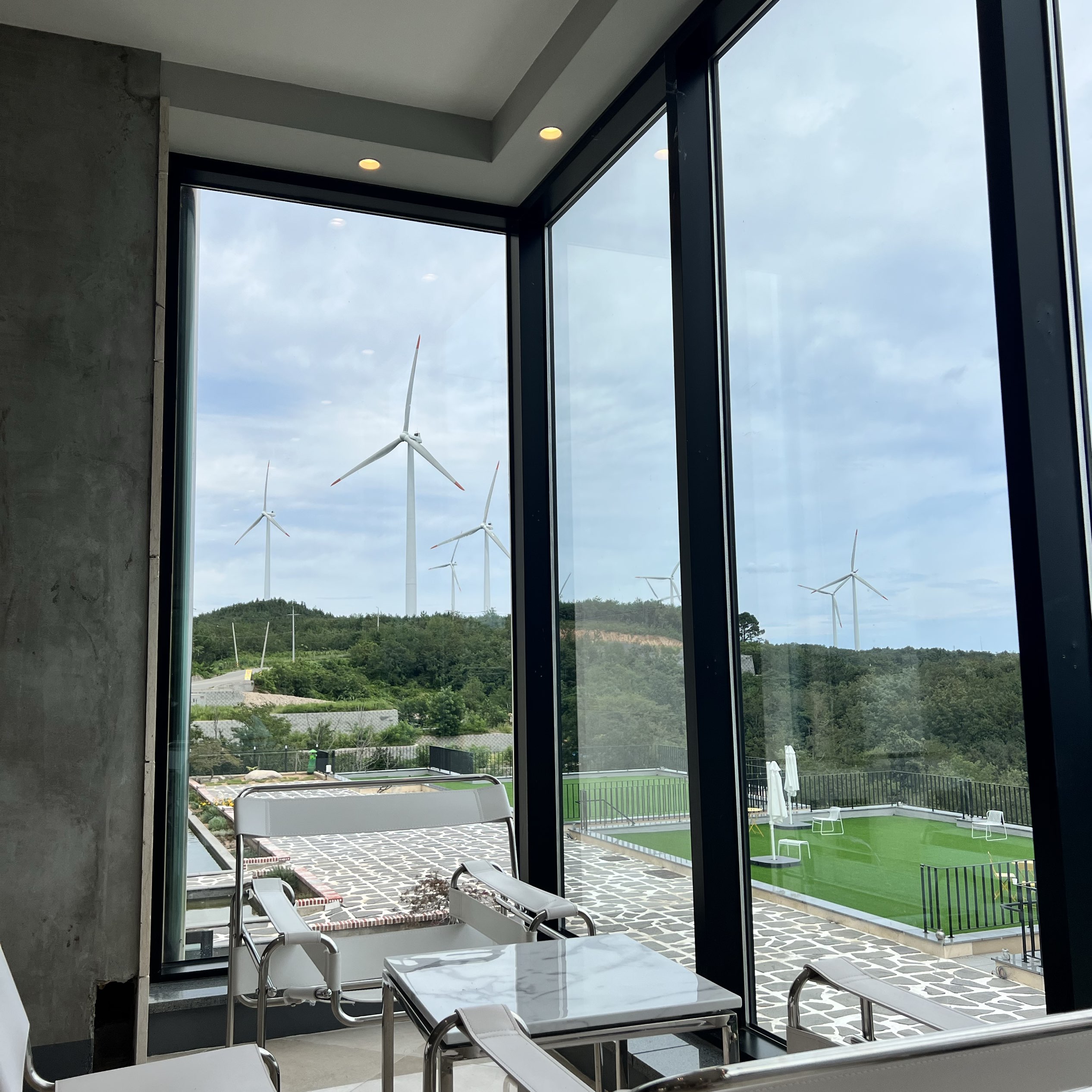 英德风力发电机风景咖啡厅-利夫福斯特-