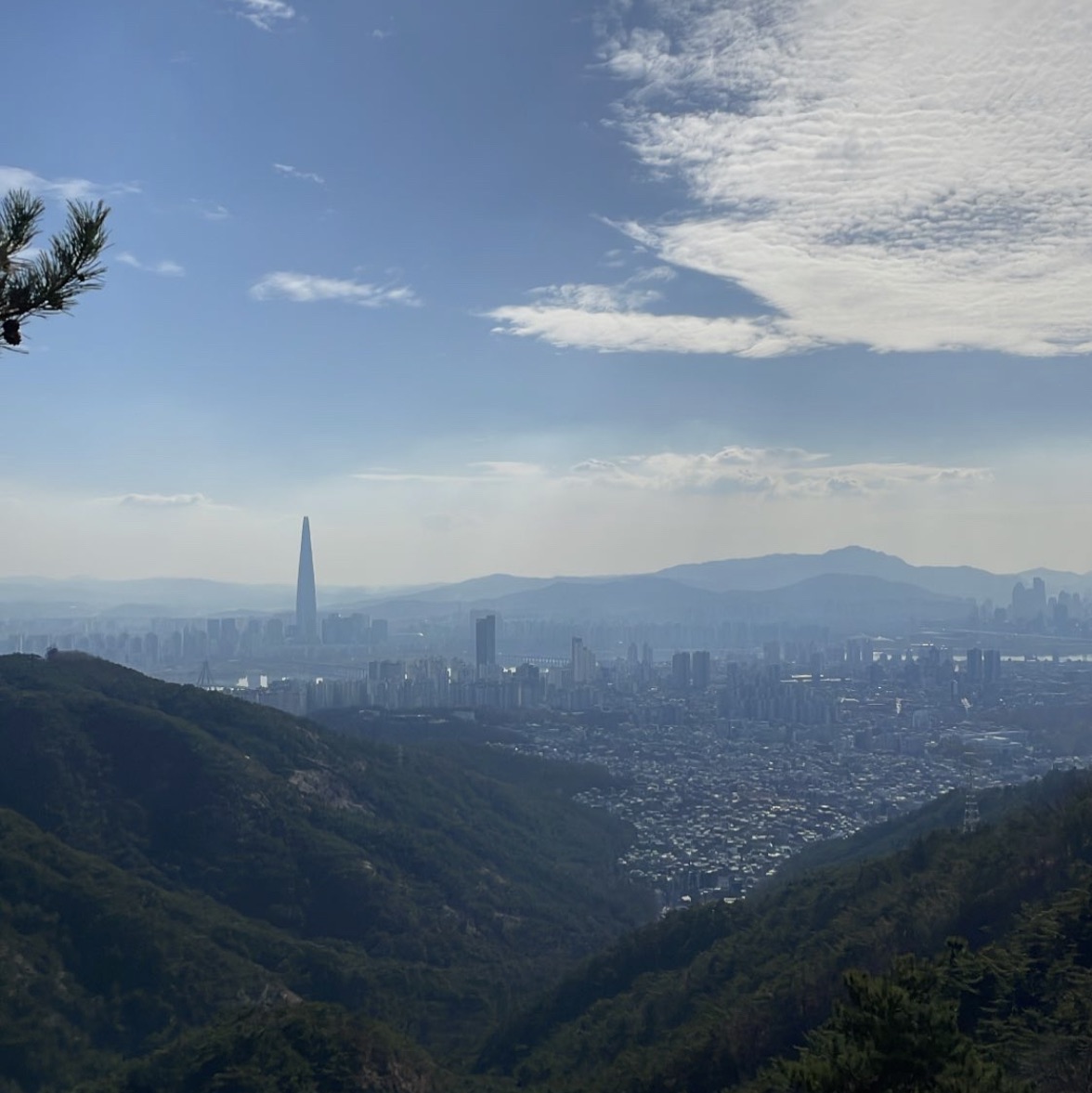 阿茶山,可欣赏首尔东南地区的美景⛰️