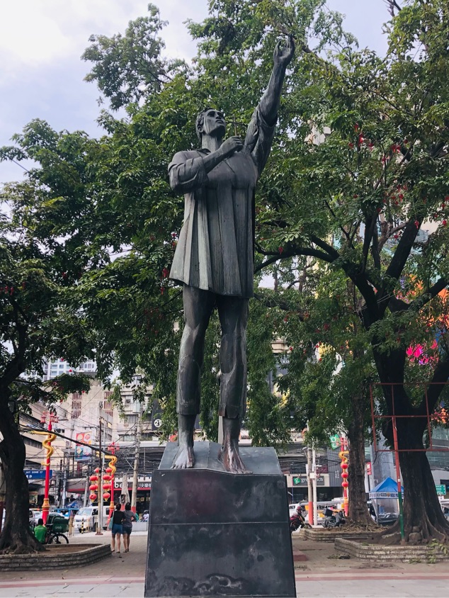 圣洛伦佐鲁伊斯广场(Plaza San Lorenzo Ruiz)