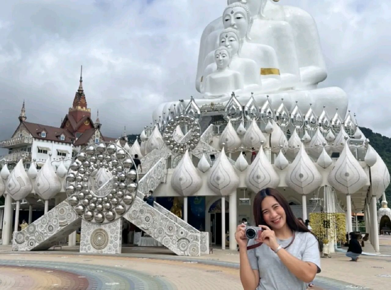 Wat Phra That Pha Son Kaew ☘️