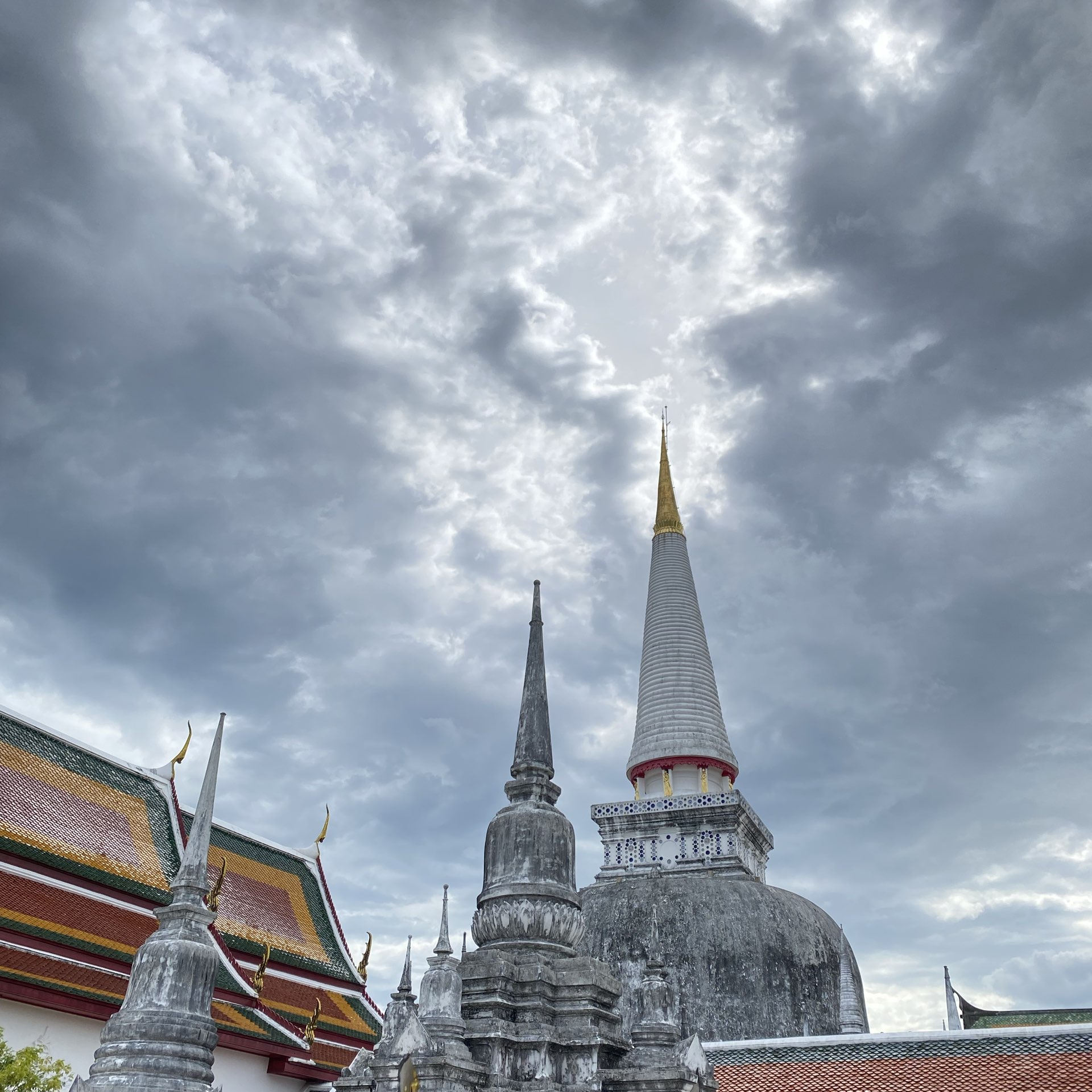 Wat Phra Borommathat Woramahawihan 或 Wat Phra Maha
