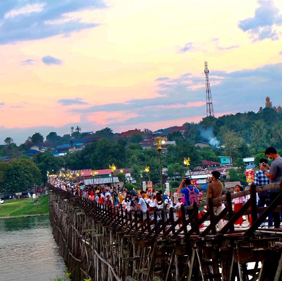 乌塔曼努苏恩桥泰国最长的木桥