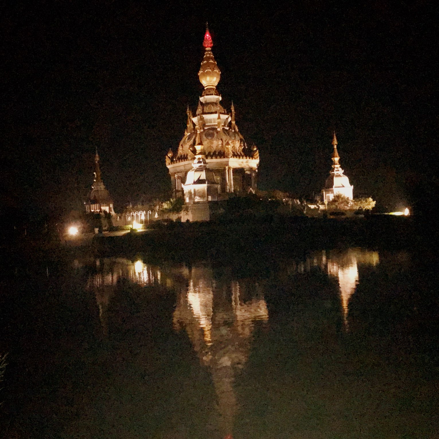 Wat Thung Setthi Maha Rattana Chedi Sri Trai Lokth