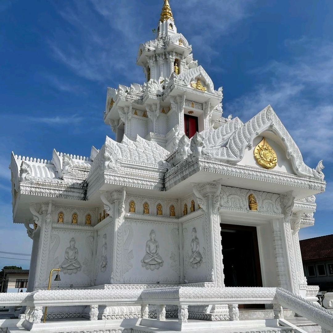 向那空是贪玛叻市支柱神社致敬
