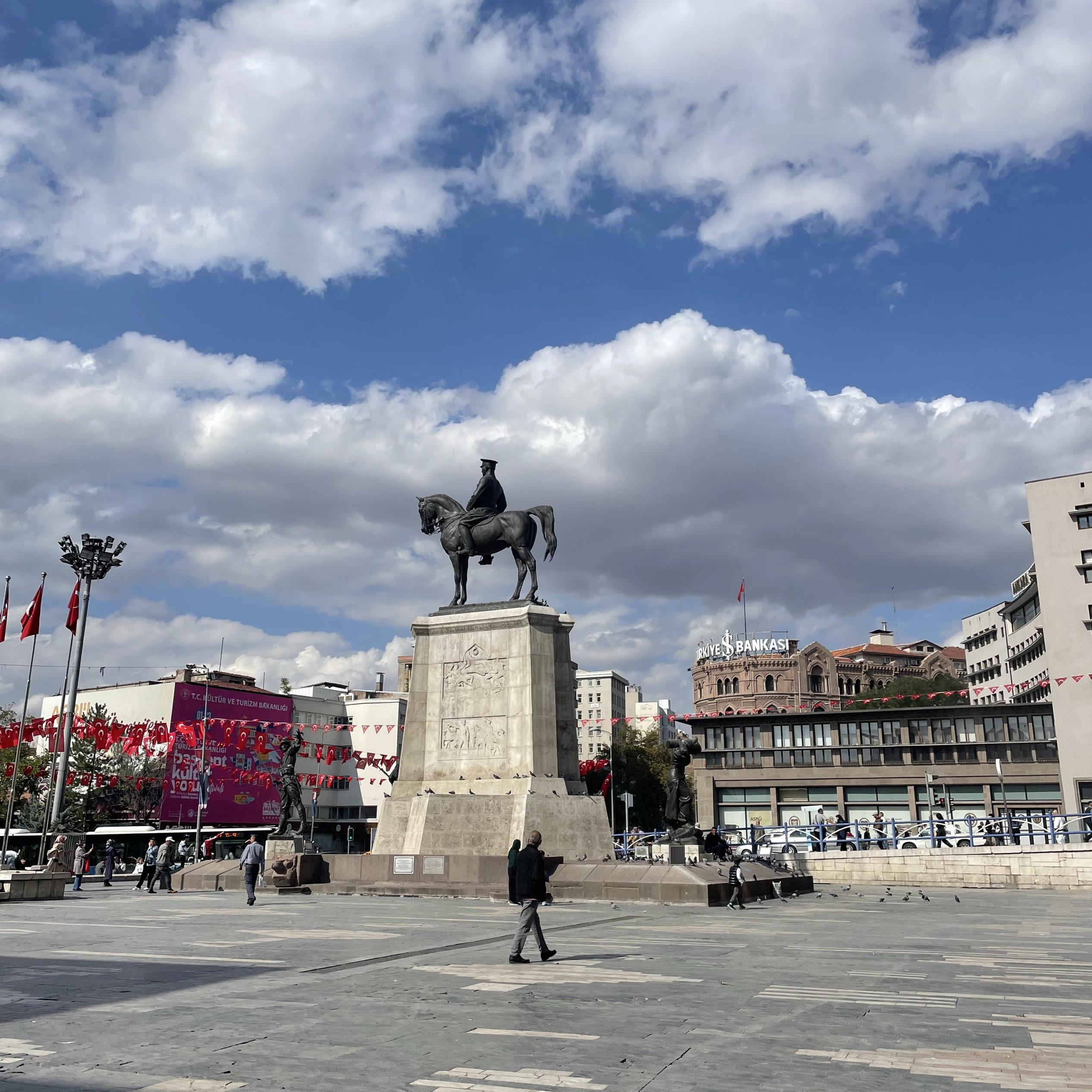 土耳其游记 Ankara 参观土耳其国父的第一座骑马雕像